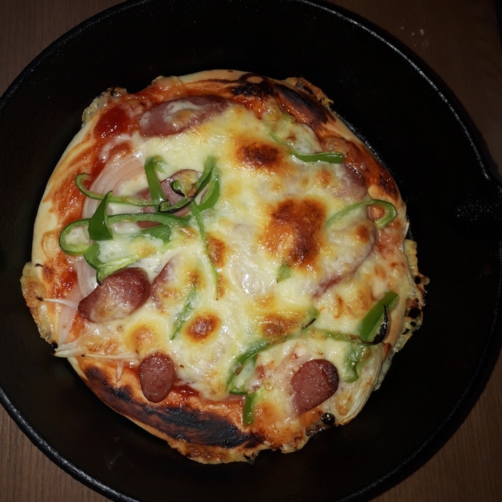 お手軽生地でスキレットで焼くピザ レシピ 作り方 By Yuyu0193 楽天レシピ お手軽生地でスキレットで焼くピザ レシピ 作り方 By Yuyu0193 楽天レシピ